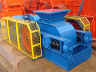 移動(dòng)式建筑垃圾破碎機(jī)與固定破碎篩分生產(chǎn)線(xiàn)的區(qū)別和各自?xún)?yōu)勢(shì)